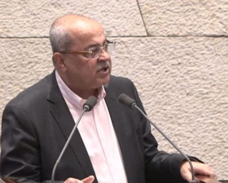 الطيبي: البنوك مستمرة برفع الفوائد على الديون واستغلال مستخدميها